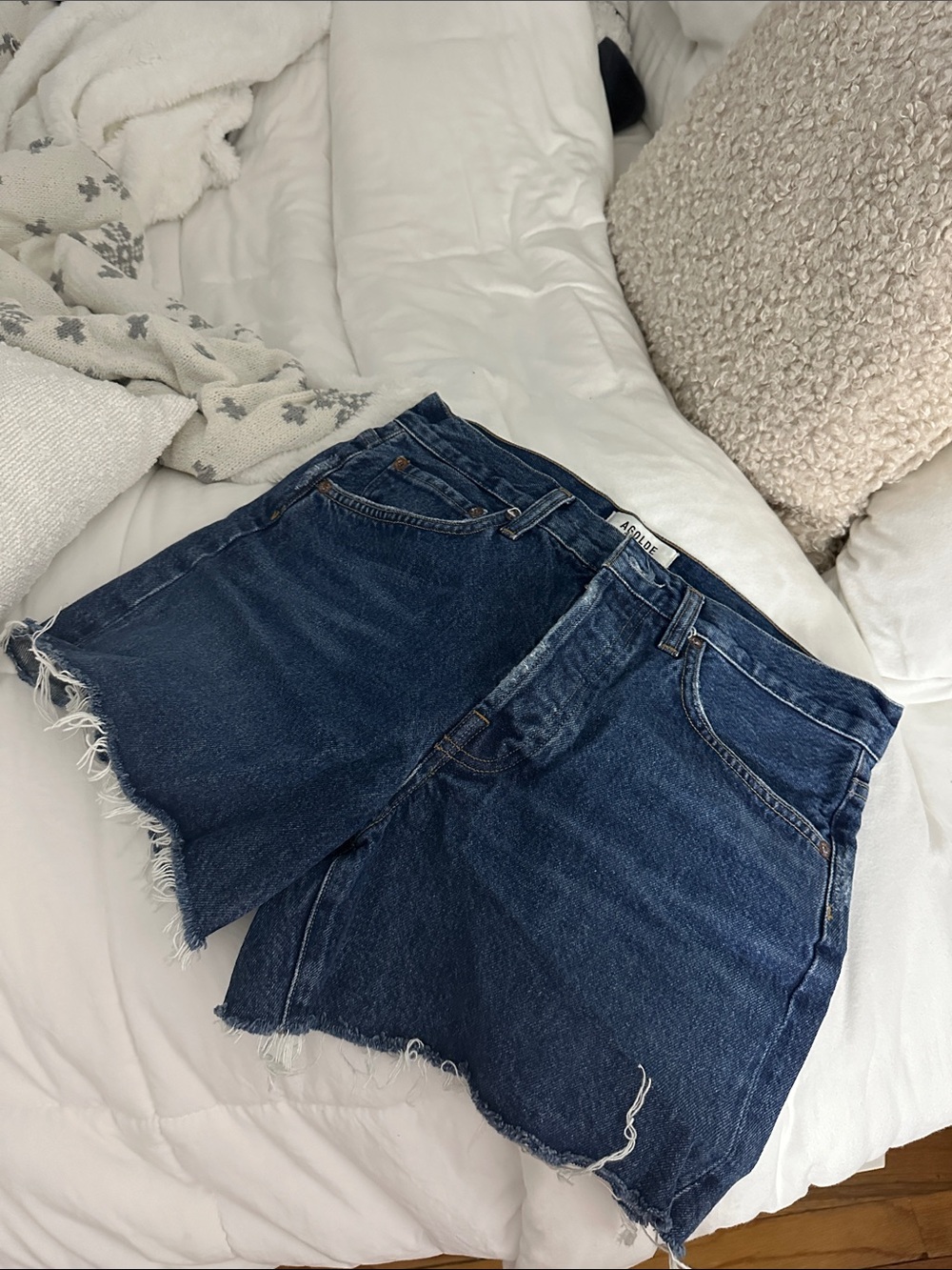 Agolde Indigo Raw-Hem Denim Shorts
